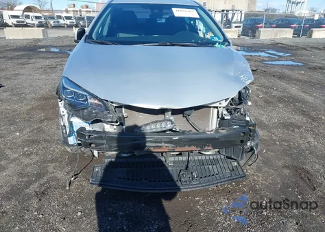 2018 Toyota Corolla Se z USA, uszkodzony, nr VIN 2T1BURHE7JC055652